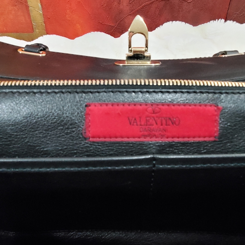 "SOLD "Valentino Garavani Rockstud leather tote - Picture 11 of 14